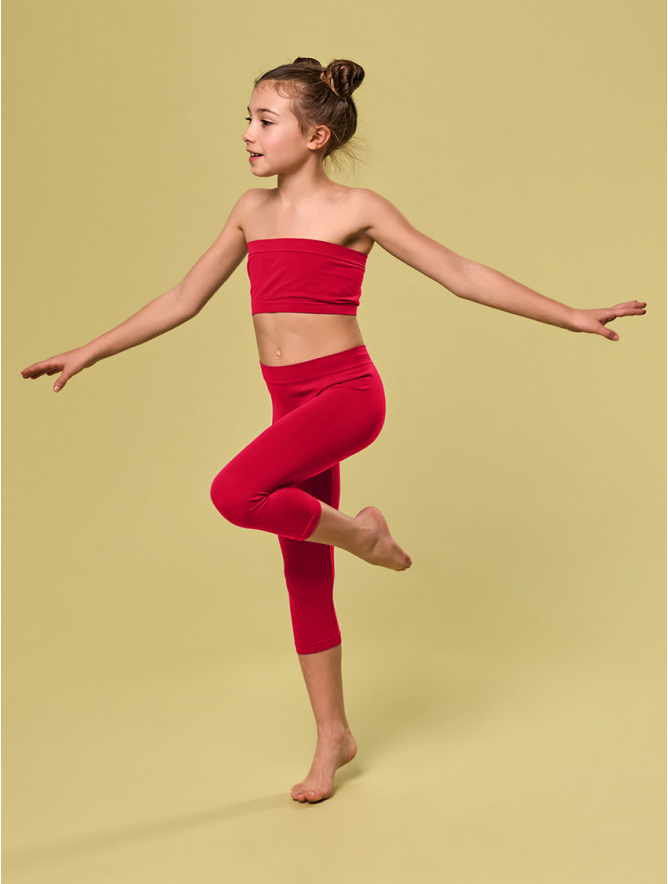 Short girl in leggings on sale