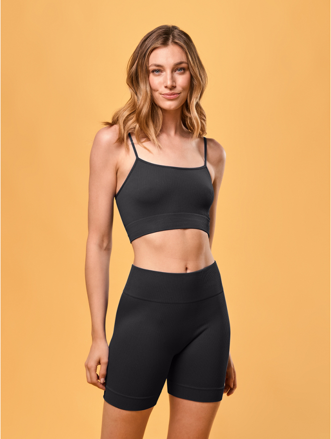 【Raucohouse】Olenna frill capri leggings shorts RIBBED SHORT LEGGINGS BLACK | Focenza
